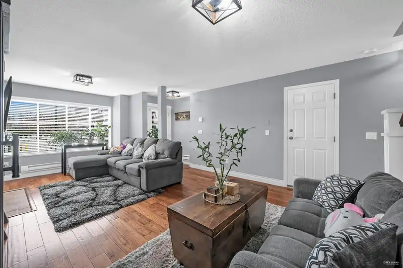 47 12099 237 STREET - photo 3 of 38