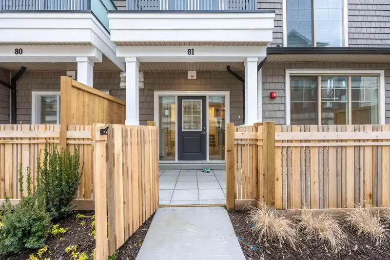 81 20487 65 AVENUE - photo 1 of 27