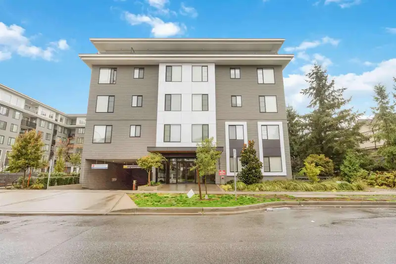 502 15835 85 AVENUE - photo 1 of 27