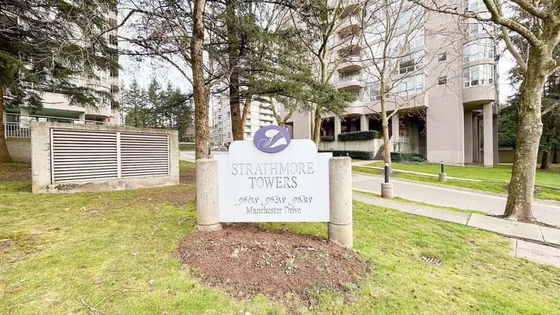 407 9633 MANCHESTER DRIVE - photo 3 of 25