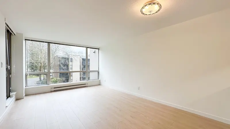 407 9633 MANCHESTER DRIVE - photo 4 of 25