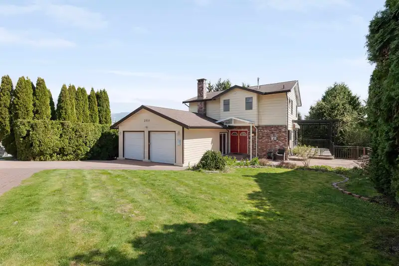 2950 KEETS DRIVE - photo 2 of 38