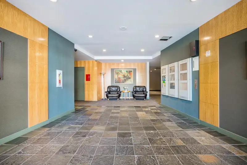 1006 8180 GRANVILLE AVENUE - photo 3 of 37