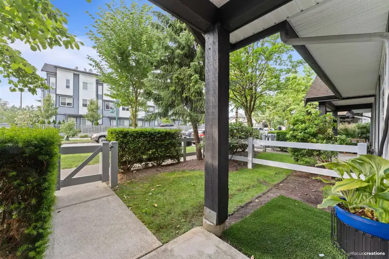46 18839 69 AVENUE - photo 3 of 30