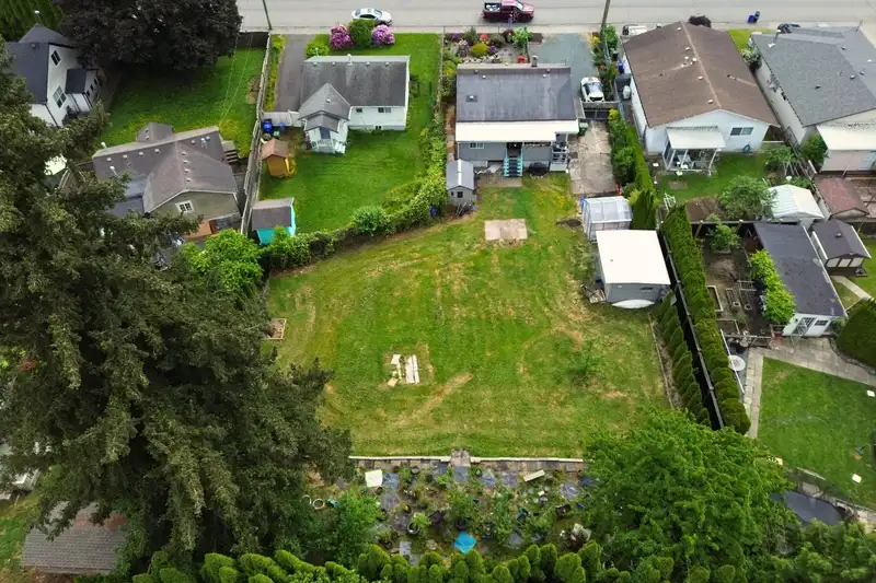 45573 WELLINGTON AVENUE - photo 4 of 20