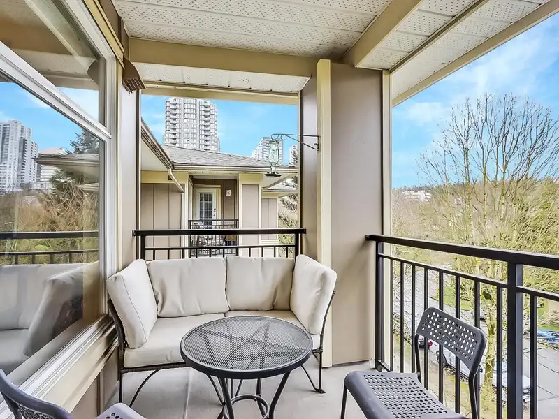 401 3575 EUCLID AVENUE - photo 2 of 20