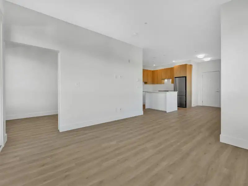 501 11907 223 STREET - photo 4 of 19