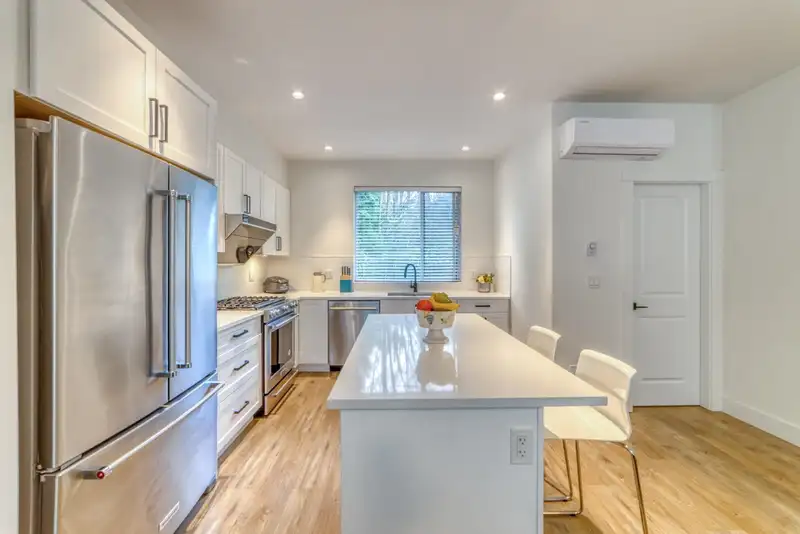 169 16433 19 AVENUE - photo 4 of 23