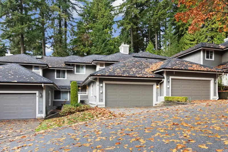 10 181 RAVINE DRIVE - photo 1 of 28