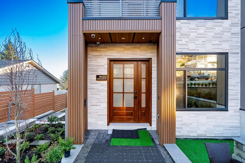 102 1204 HAMMOND AVENUE - photo 2 of 24