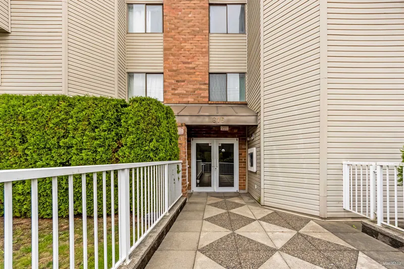 314 615 NORTH ROAD - photo 2 of 19