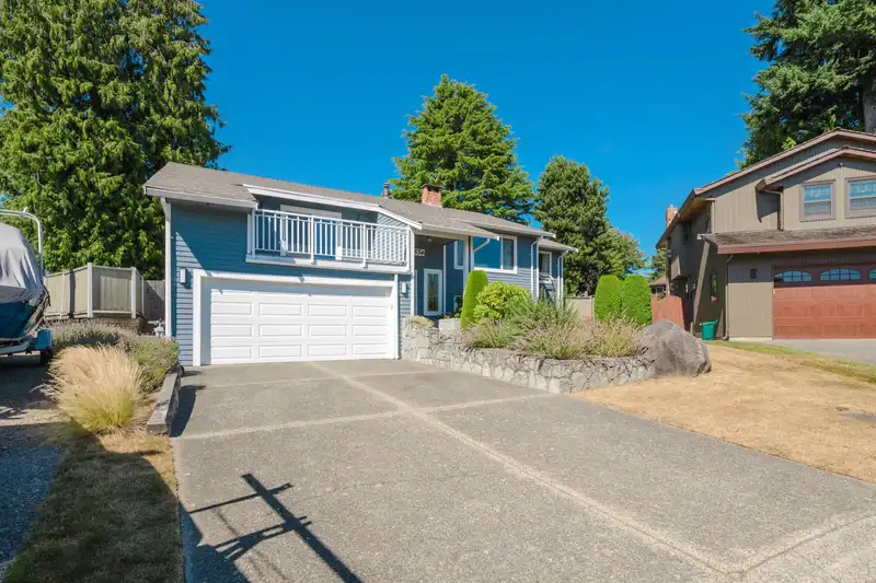 7654 CARNABY PLACE - photo 1 of 37