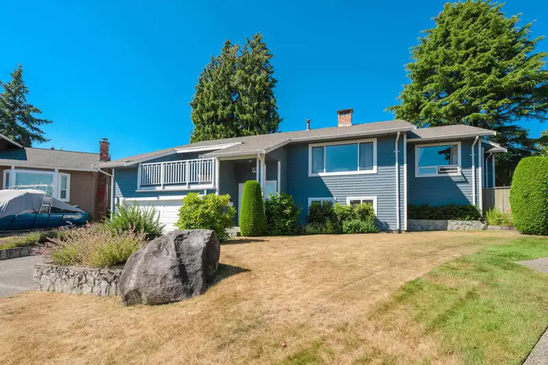 7654 CARNABY PLACE - photo 3 of 37