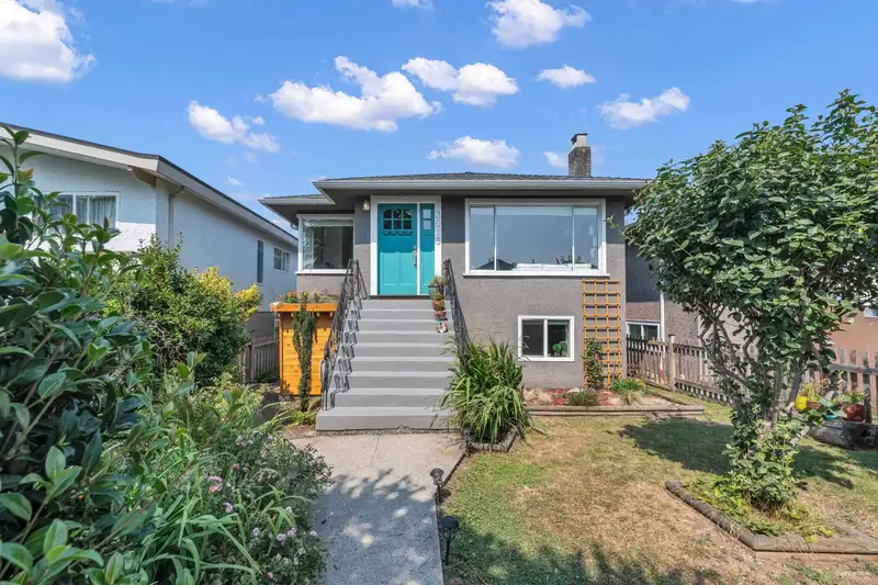 3015 E 26TH AVENUE - photo 1 of 23