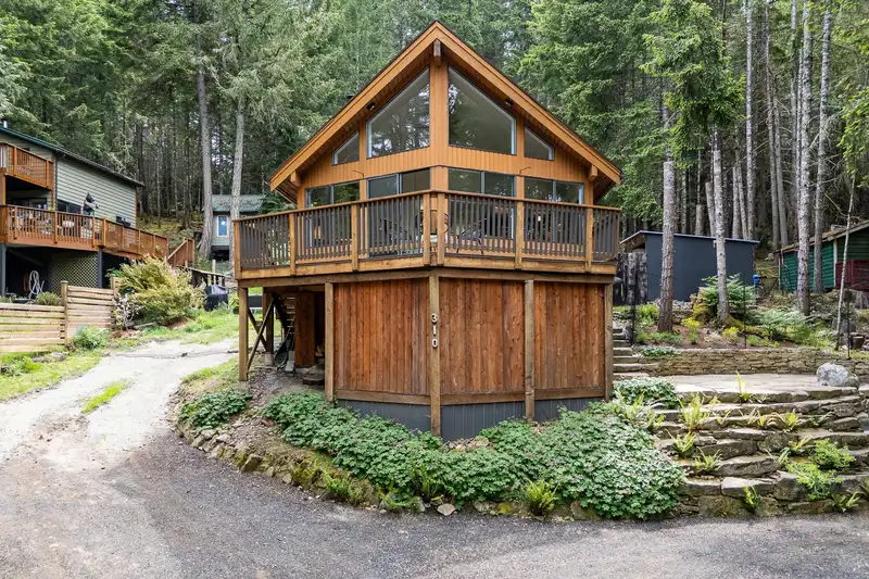 310 MARINERS WAY - photo 1 of 37