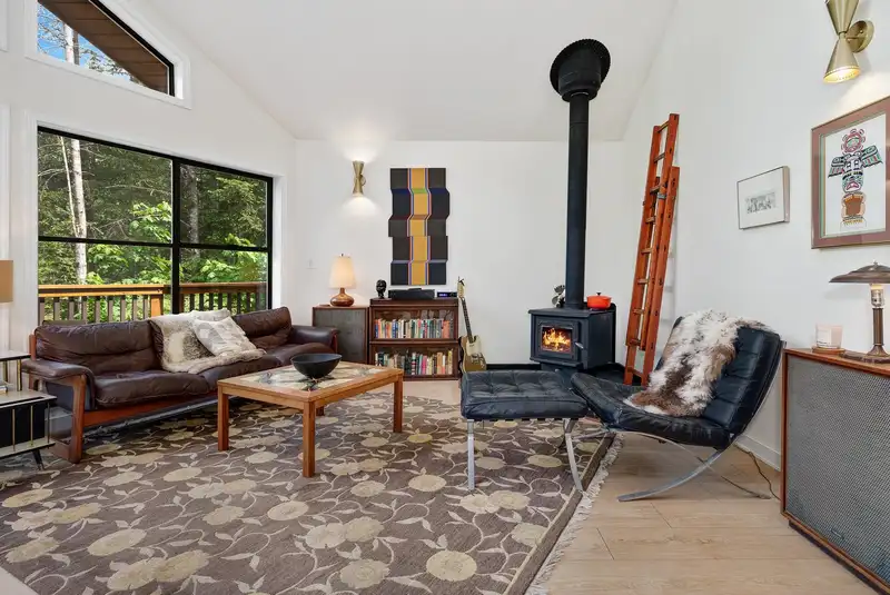 310 MARINERS WAY - photo 3 of 37