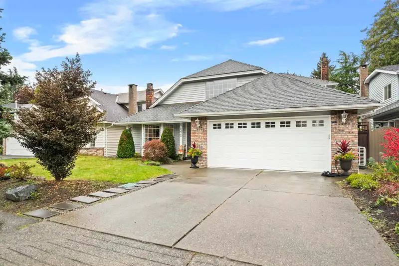 10420 ATHABASCA DRIVE - photo 1 of 27