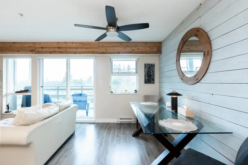 309 15735 CROYDON DRIVE - photo 4 of 25