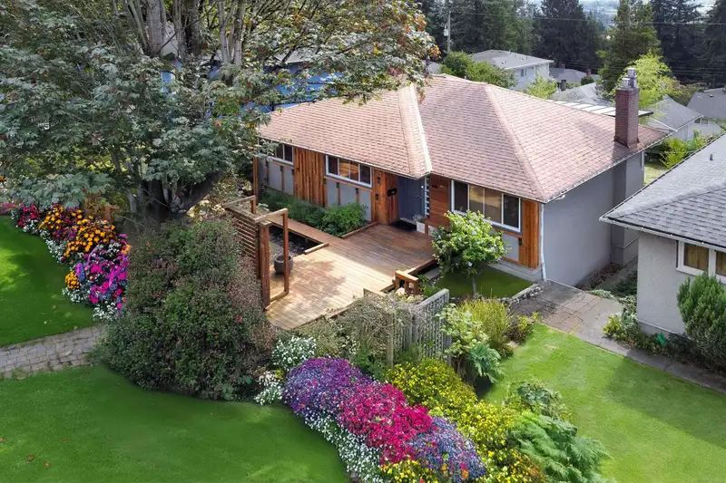 5668 EWART STREET - photo 1 of 39