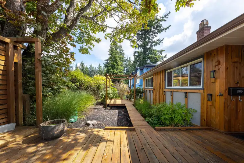 5668 EWART STREET - photo 4 of 39