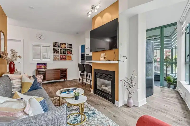 302 1238 BURRARD STREET - photo 1 of 25