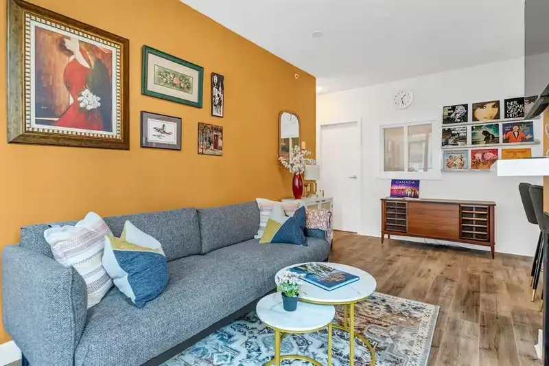 302 1238 BURRARD STREET - photo 2 of 25
