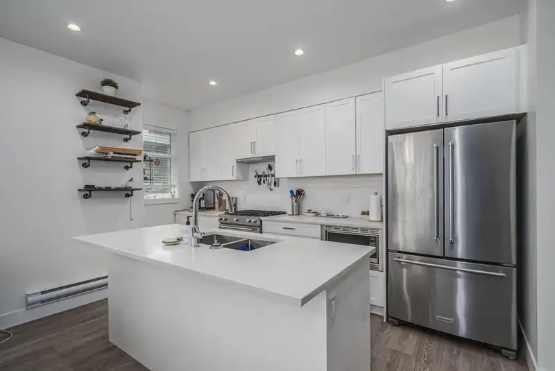 160 16433 19 AVENUE - photo 4 of 31