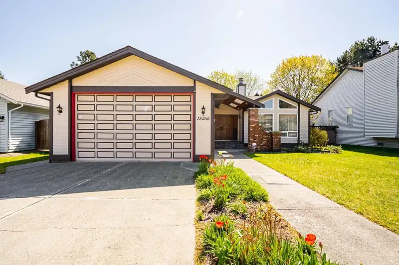 15266 97A AVENUE - photo 2 of 34