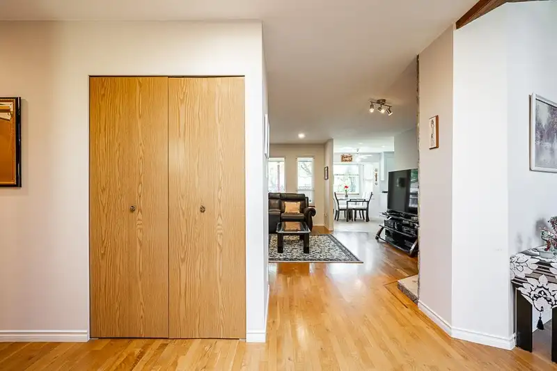 15266 97A AVENUE - photo 4 of 34