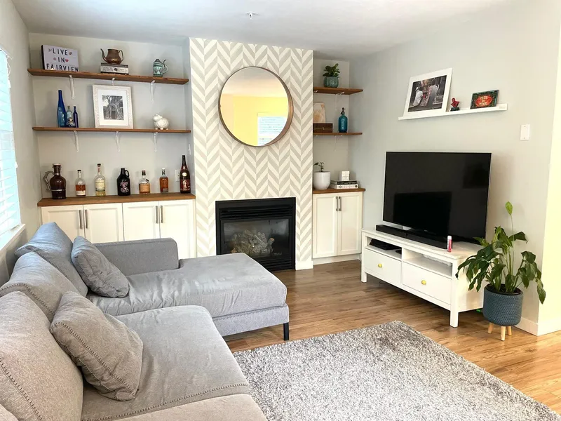 102 3008 WILLOW STREET - photo 3 of 25