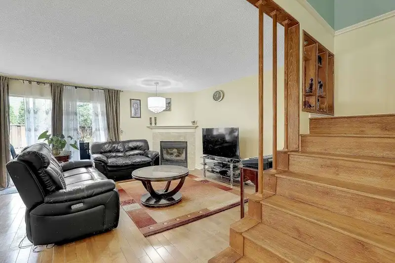 21 2561 RUNNEL DRIVE - photo 4 of 39