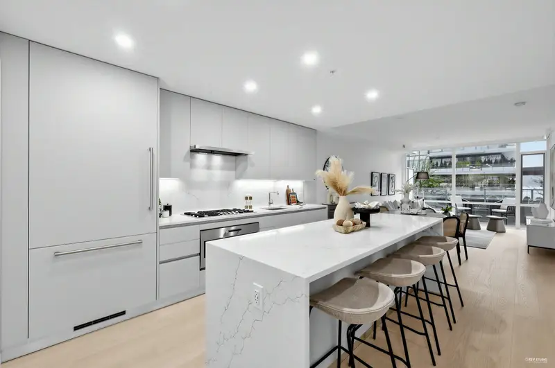 205 1331 MARINE DRIVE - photo 1 of 25