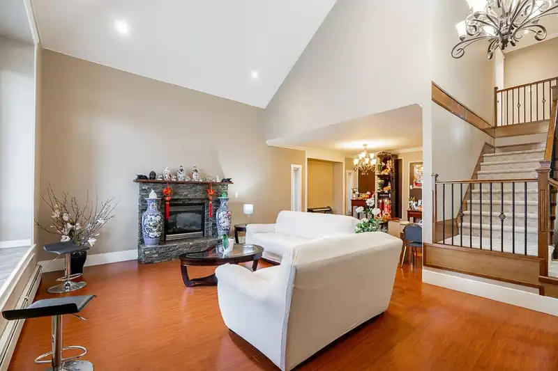 27760 PULLMAN AVENUE - photo 2 of 38