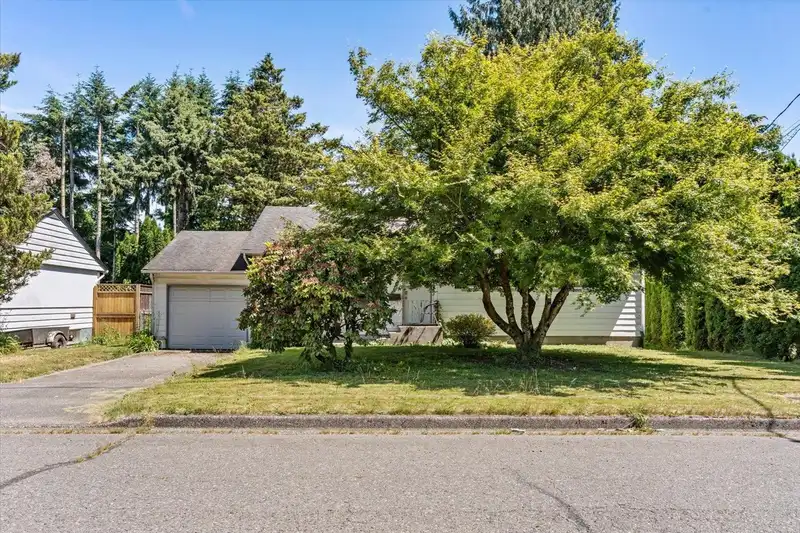 9740 CARLETON STREET - photo 2 of 40
