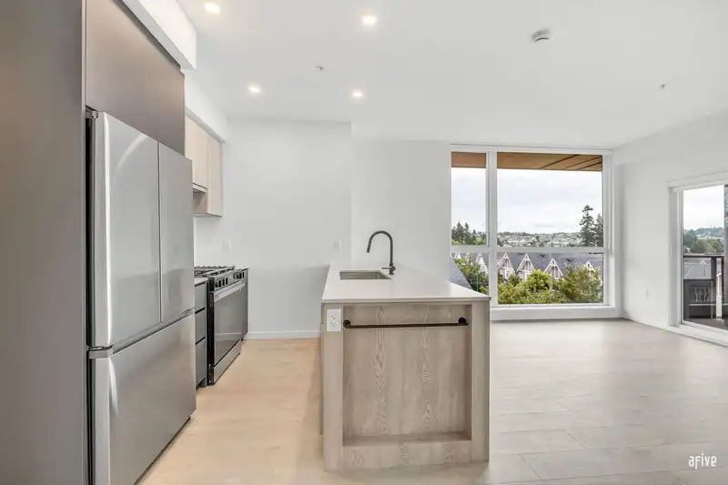 401 6585 195A STREET - photo 1 of 31