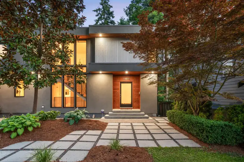 13038 14A AVENUE - photo 2 of 40