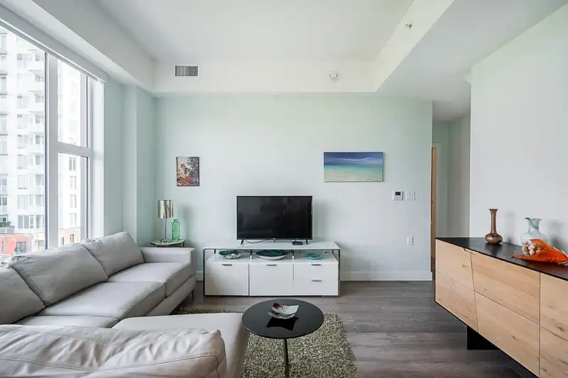 605 5733 ALBERTA STREET - photo 2 of 15