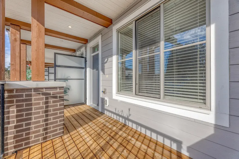 6 2145 PRAIRIE AVENUE - photo 3 of 25