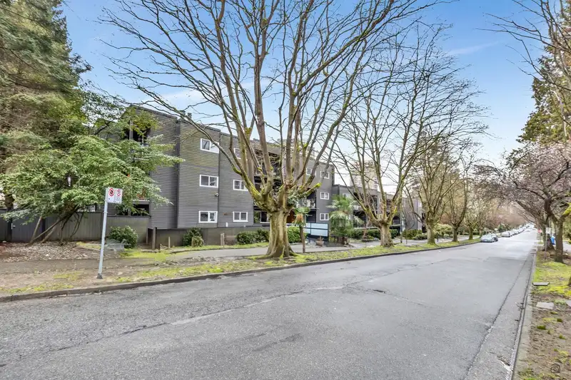 317 1550 BARCLAY STREET - photo 2 of 24