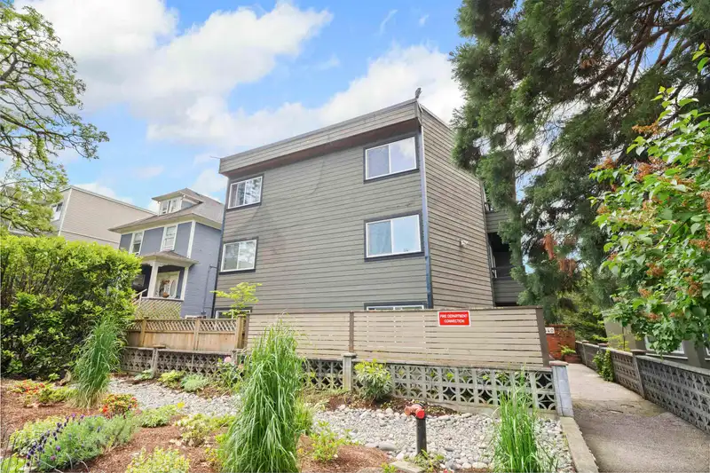 311 1540 E 4TH AVENUE - photo 1 of 11