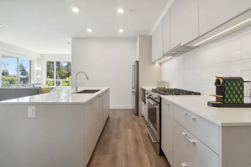 211 735 ANSKAR COURT - photo 2 of 32