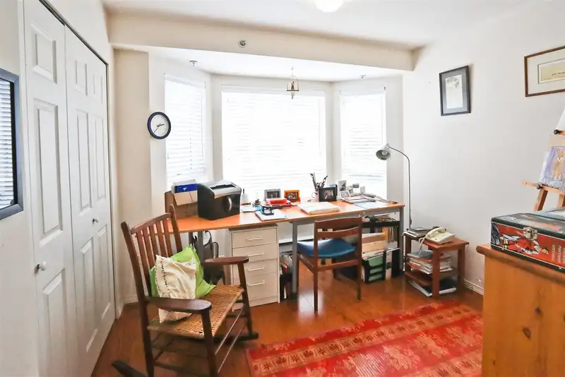 218 2545 W BROADWAY - photo 4 of 9