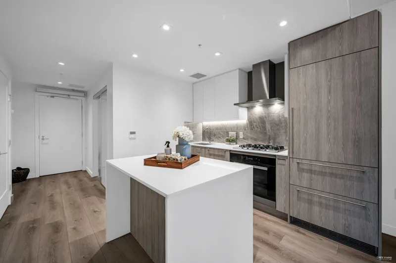 602 2288 ALPHA AVENUE - photo 4 of 18