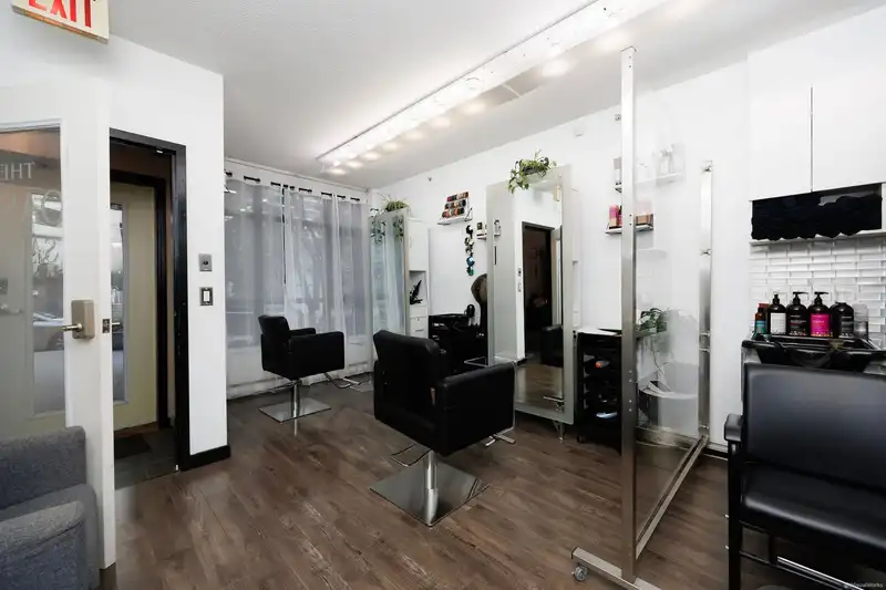 1082 HORNBY STREET - photo 3 of 21