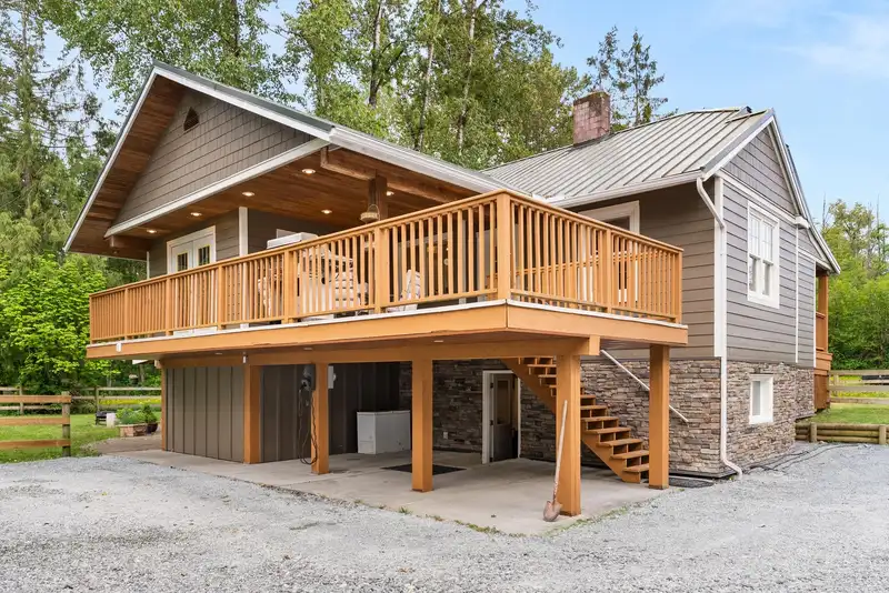 21415 0 AVENUE - photo 4 of 38