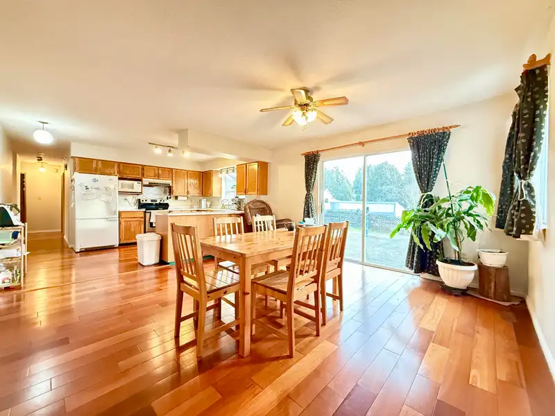 18572 76 AVENUE - photo 3 of 20