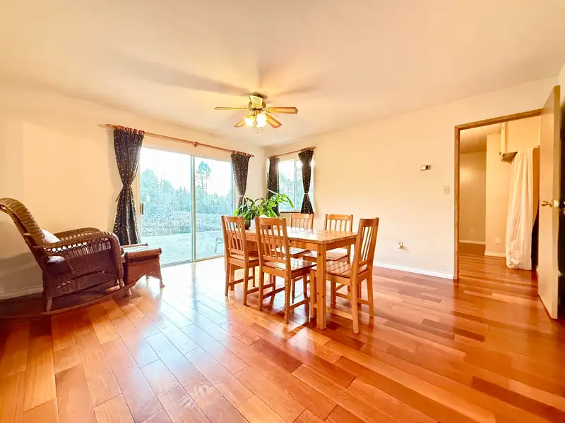 18572 76 AVENUE - photo 4 of 20
