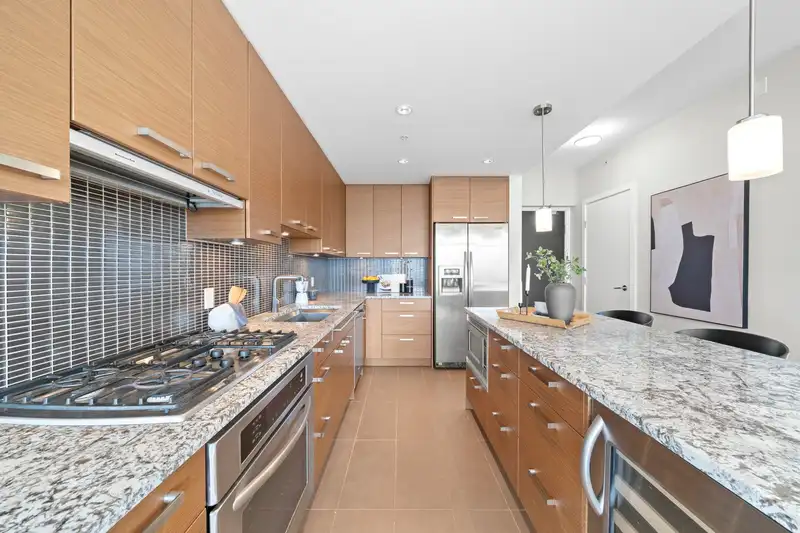 1701 6188 WILSON AVENUE - photo 3 of 34