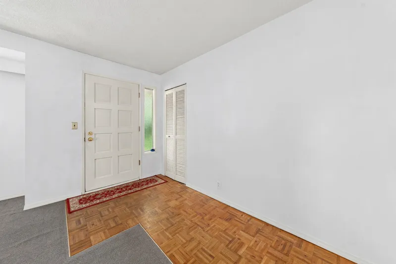 14750 60 AVENUE - photo 3 of 25