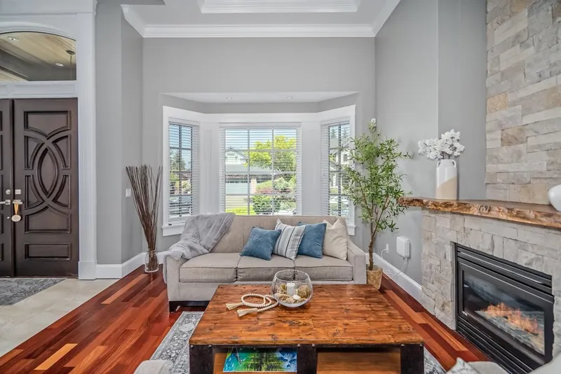 836 SPRICE AVENUE - photo 4 of 25